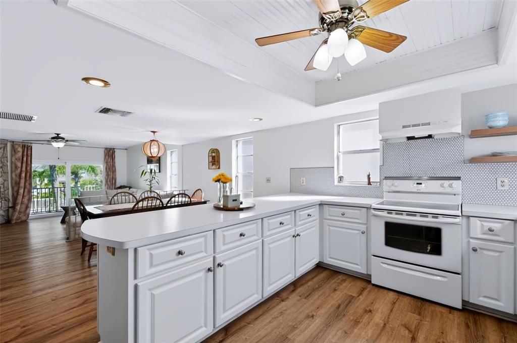 For Sale: $389,500 (3 beds, 2 baths, 1485 Square Feet)