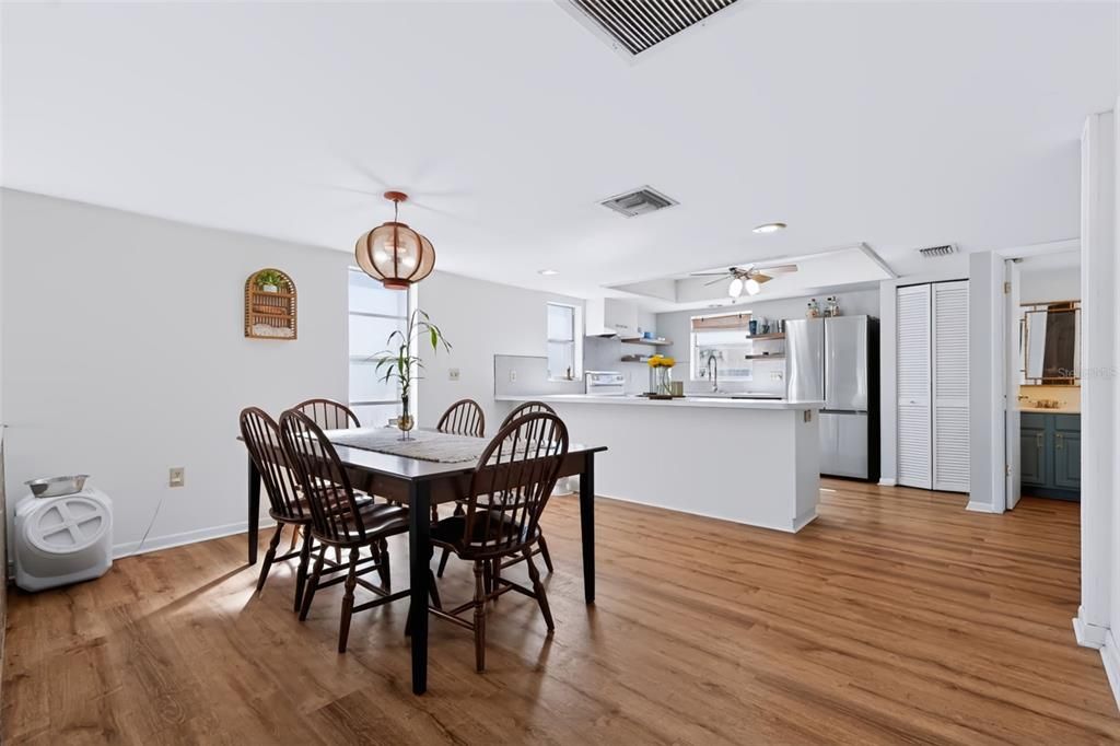 For Sale: $389,500 (3 beds, 2 baths, 1485 Square Feet)