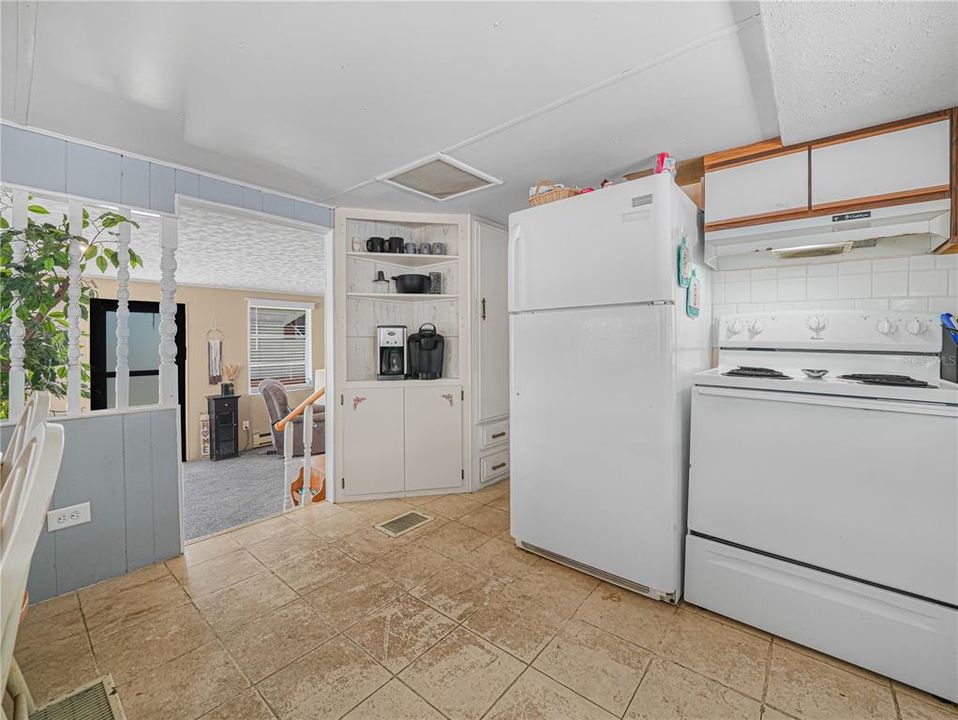 For Sale: $85,000 (2 beds, 2 baths, 516 Square Feet)