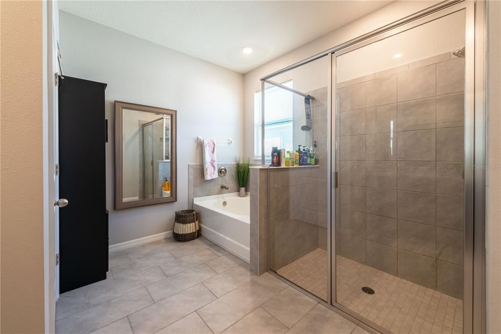 For Sale: $525,000 (4 beds, 2 baths, 2051 Square Feet)