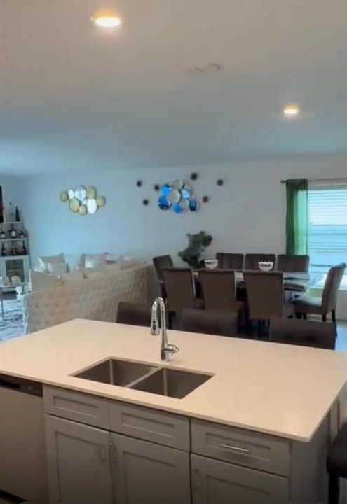 For Sale: $380,000 (4 beds, 2 baths, 1821 Square Feet)