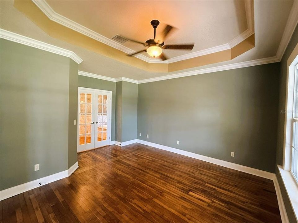 For Sale: $379,000 (4 beds, 2 baths, 2011 Square Feet)