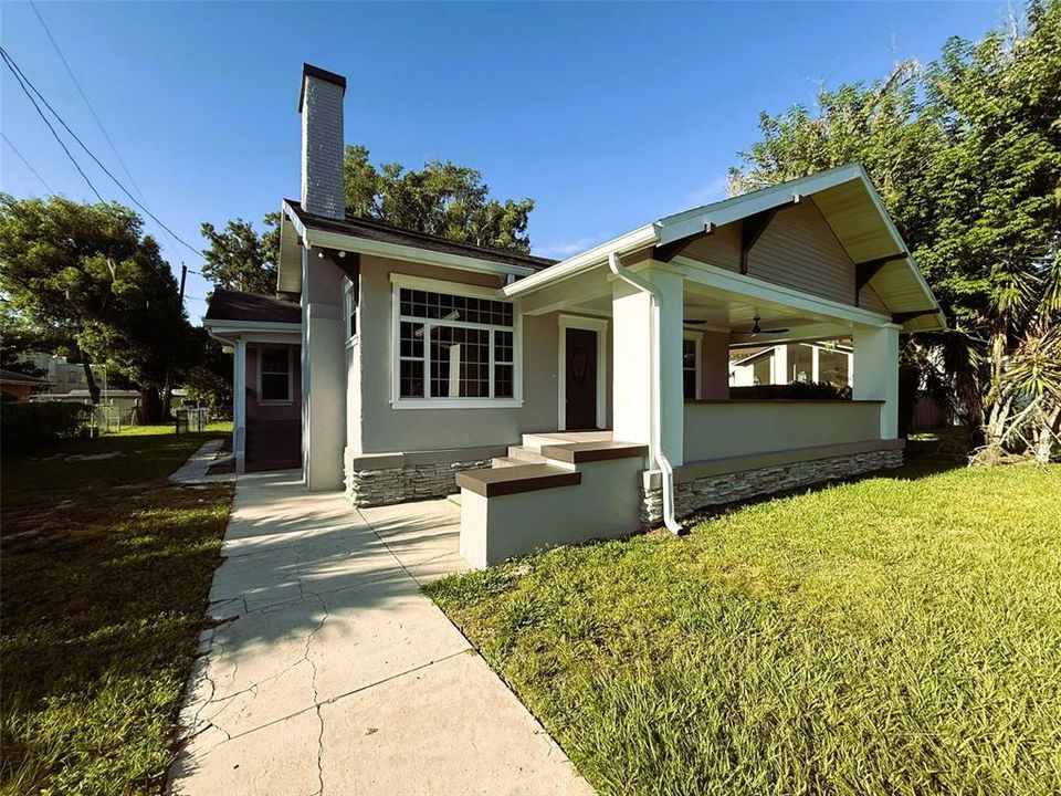 For Sale: $379,000 (4 beds, 2 baths, 2011 Square Feet)