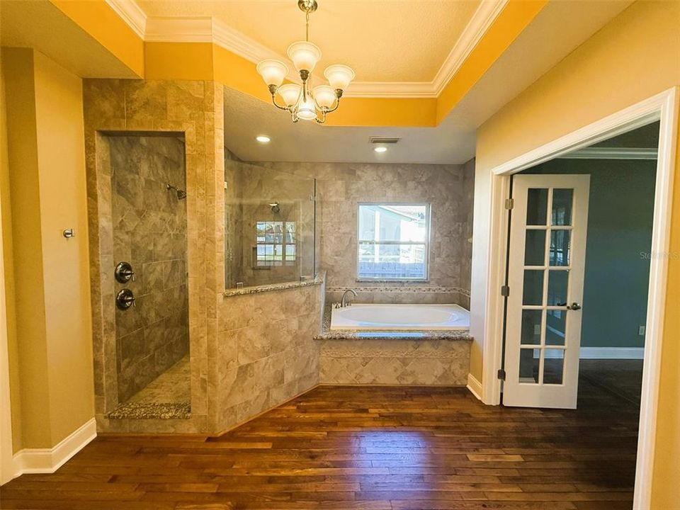 For Sale: $379,000 (4 beds, 2 baths, 2011 Square Feet)
