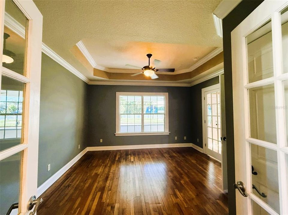 For Sale: $379,000 (4 beds, 2 baths, 2011 Square Feet)