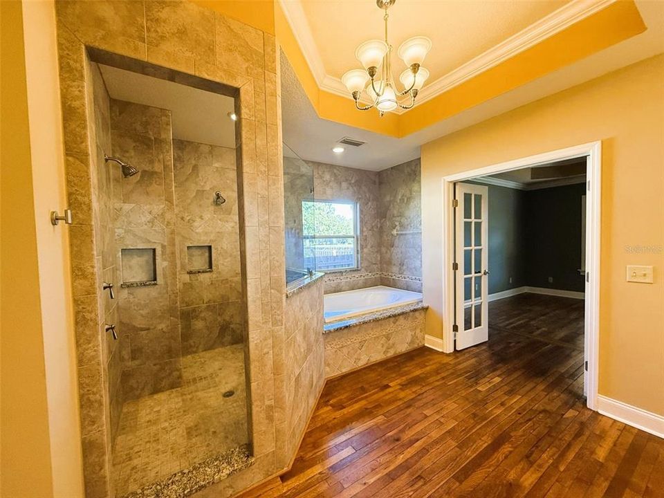 For Sale: $379,000 (4 beds, 2 baths, 2011 Square Feet)