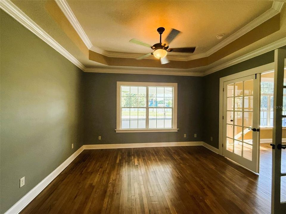 For Sale: $379,000 (4 beds, 2 baths, 2011 Square Feet)