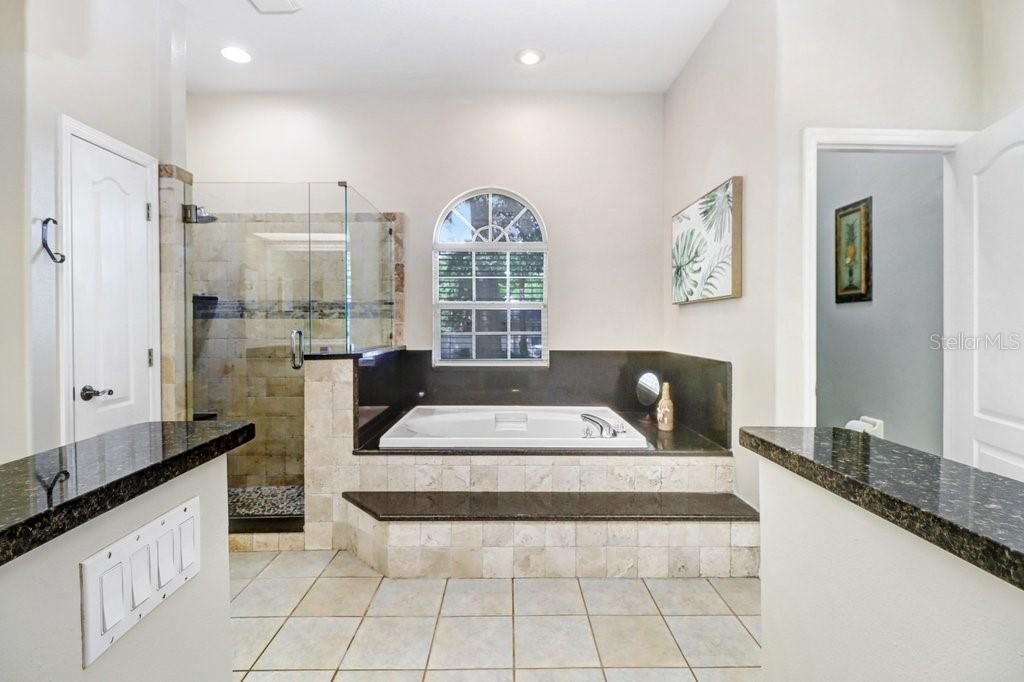For Sale: $569,900 (4 beds, 3 baths, 2609 Square Feet)