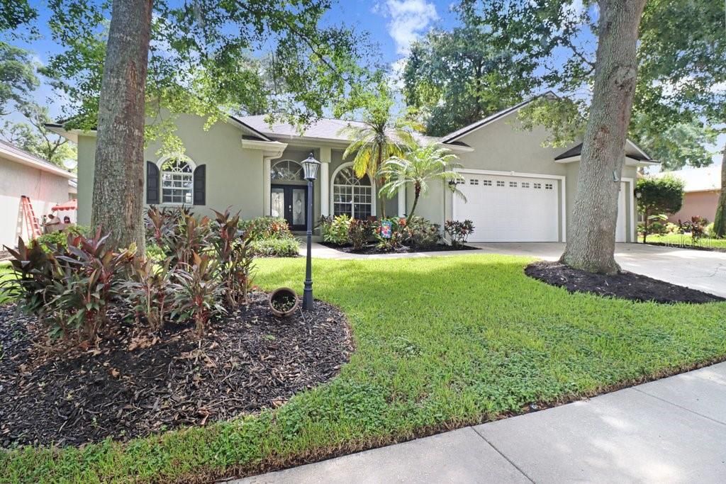 For Sale: $569,900 (4 beds, 3 baths, 2609 Square Feet)