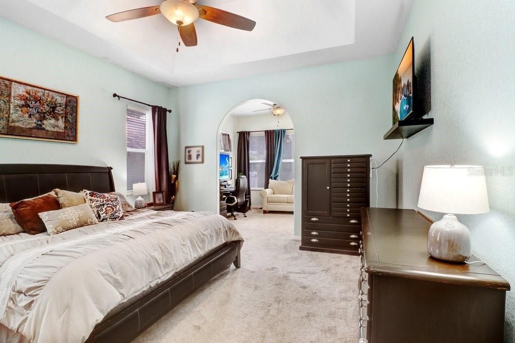 For Sale: $569,900 (4 beds, 3 baths, 2609 Square Feet)