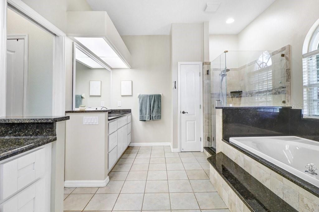 For Sale: $569,900 (4 beds, 3 baths, 2609 Square Feet)