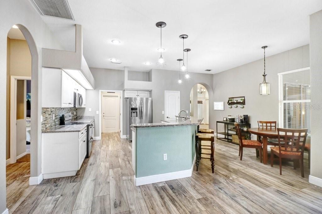 For Sale: $569,900 (4 beds, 3 baths, 2609 Square Feet)