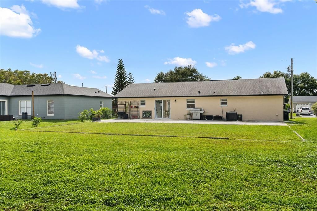 На продажу: $284,900 (3 спален, 2 ванн, 1075 Квадратных фут)