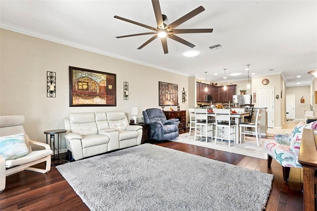 For Sale: $337,900 (3 beds, 2 baths, 1740 Square Feet)