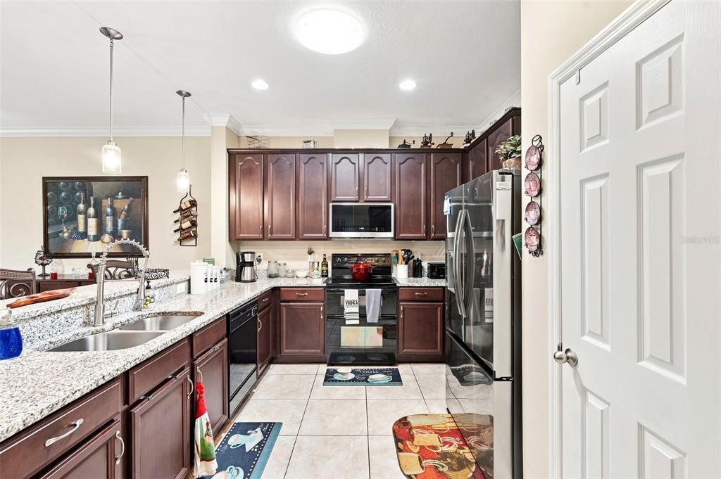 For Sale: $337,900 (3 beds, 2 baths, 1740 Square Feet)