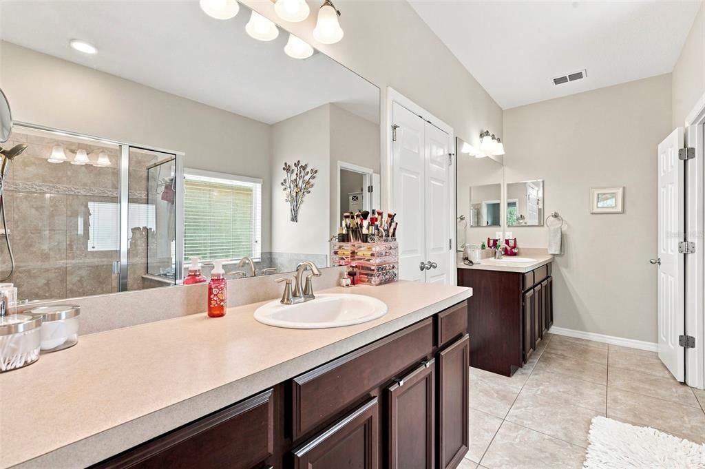 For Sale: $337,900 (3 beds, 2 baths, 1740 Square Feet)