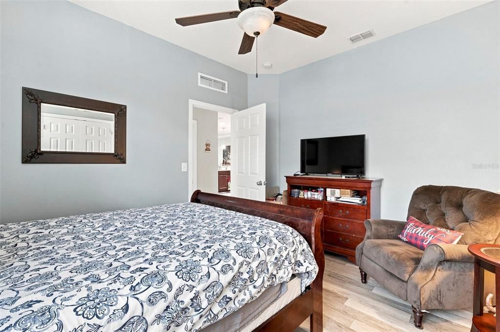 For Sale: $337,900 (3 beds, 2 baths, 1740 Square Feet)