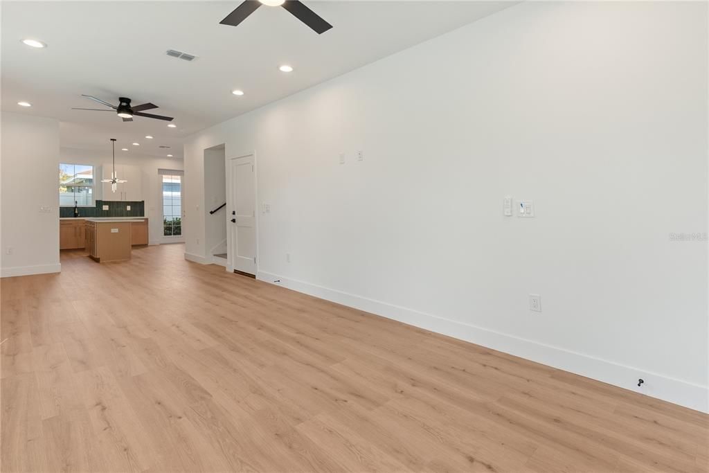 For Sale: $525,000 (3 beds, 2 baths, 1719 Square Feet)