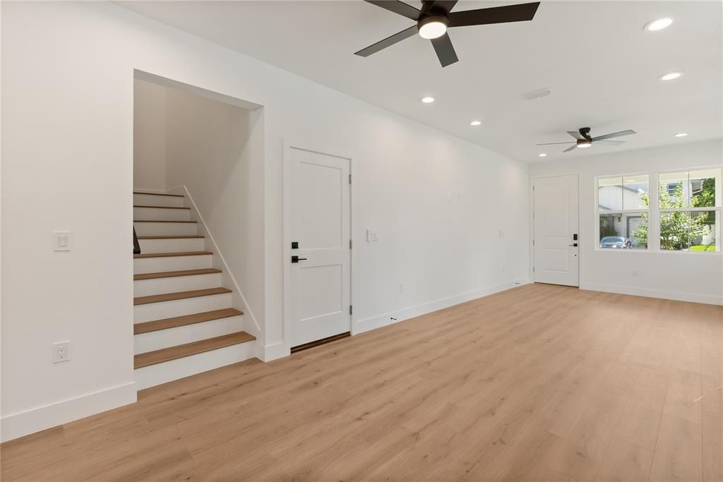 For Sale: $525,000 (3 beds, 2 baths, 1719 Square Feet)