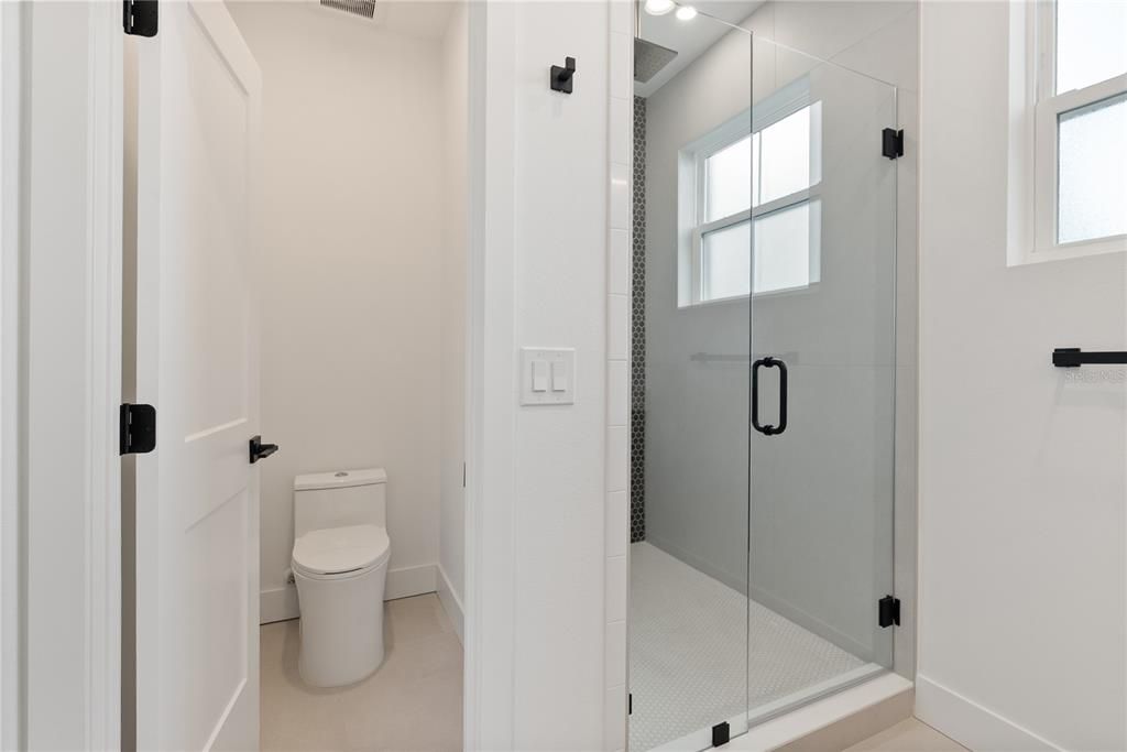 For Sale: $525,000 (3 beds, 2 baths, 1719 Square Feet)