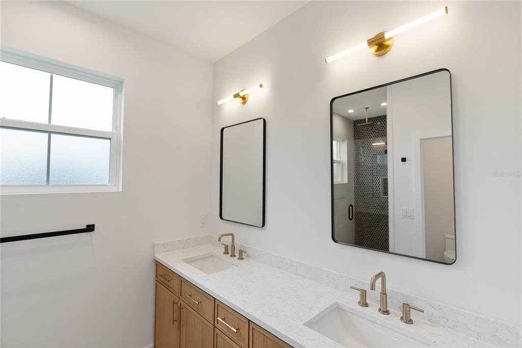 For Sale: $525,000 (3 beds, 2 baths, 1719 Square Feet)