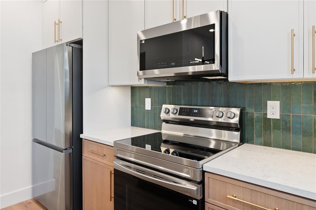 For Sale: $525,000 (3 beds, 2 baths, 1719 Square Feet)