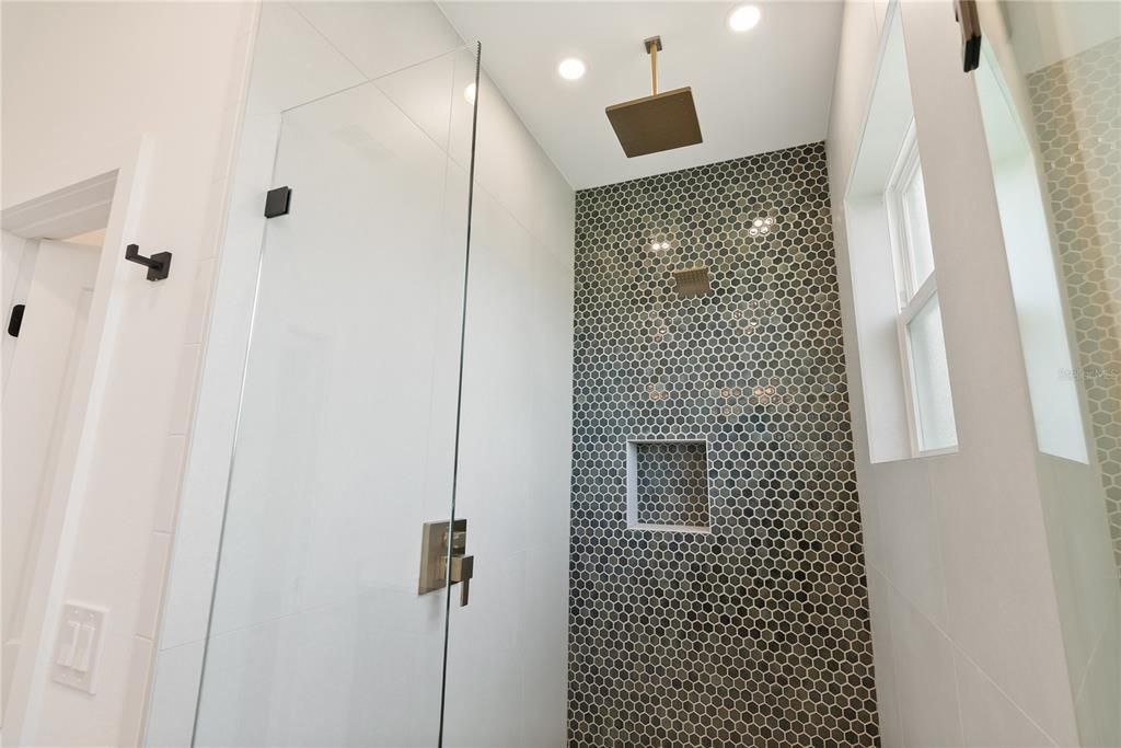 For Sale: $525,000 (3 beds, 2 baths, 1719 Square Feet)