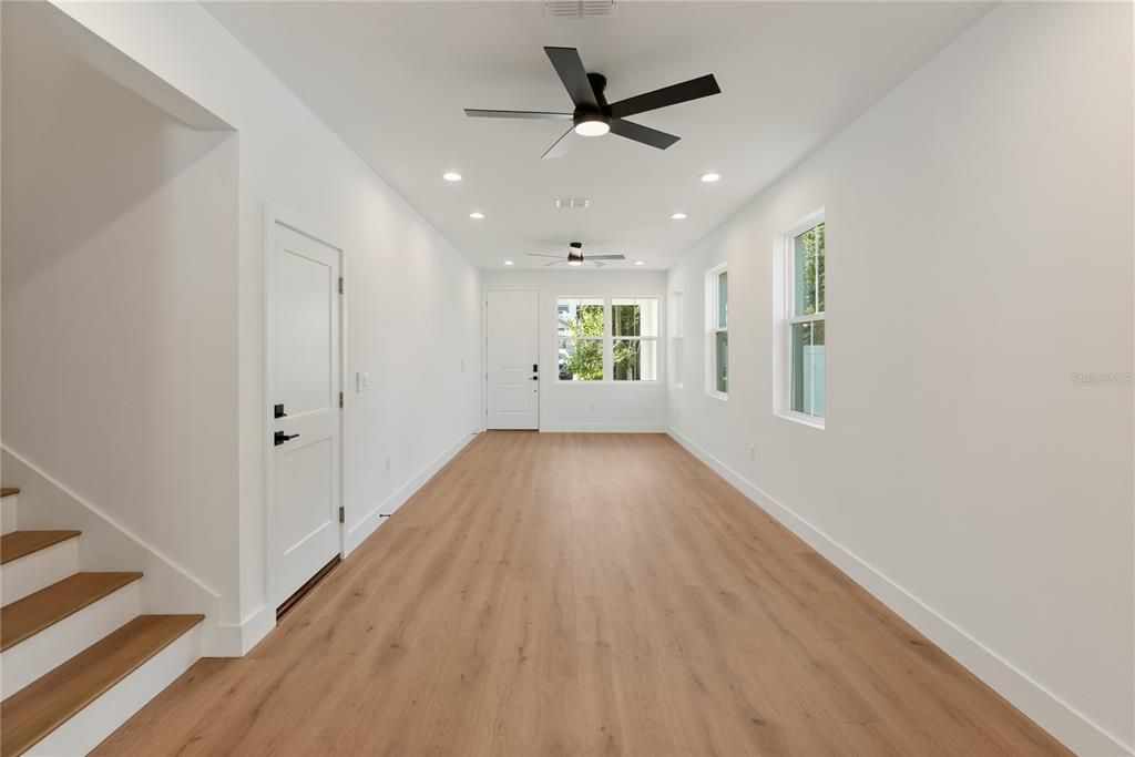 For Sale: $525,000 (3 beds, 2 baths, 1719 Square Feet)