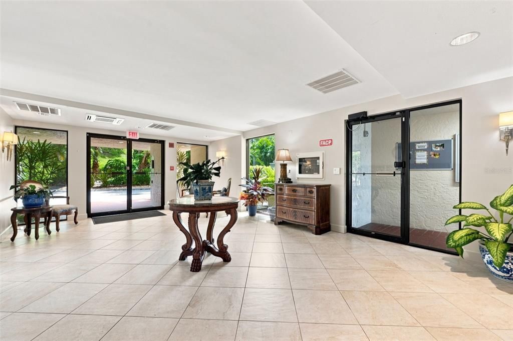 En Venta: $745,000 (2 camas, 2 baños, 2170 Pies cuadrados)
