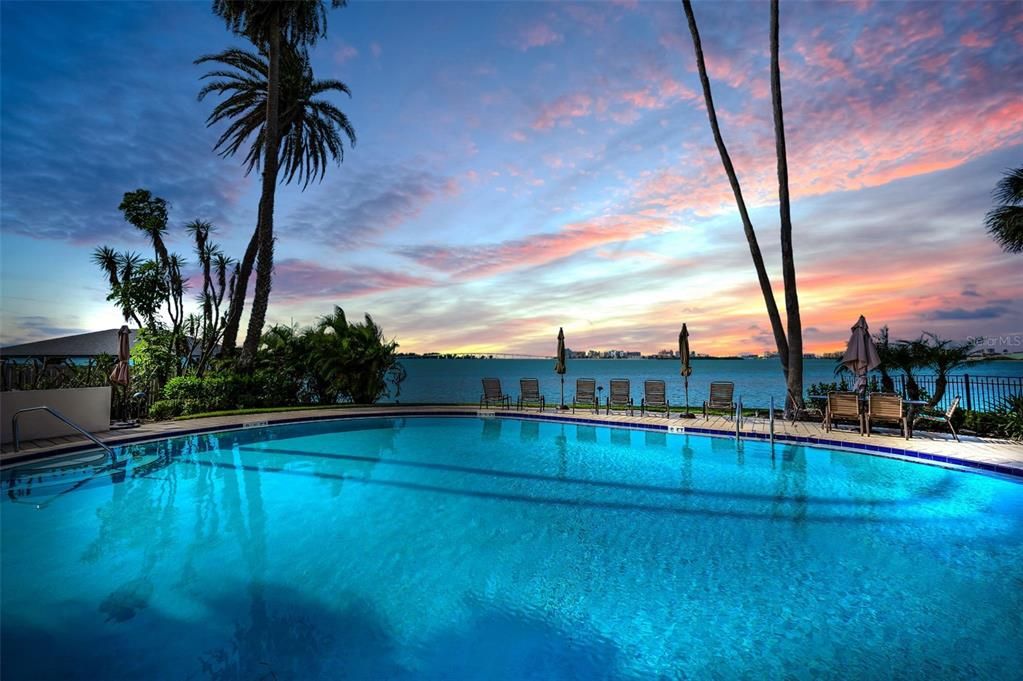 En Venta: $745,000 (2 camas, 2 baños, 2170 Pies cuadrados)