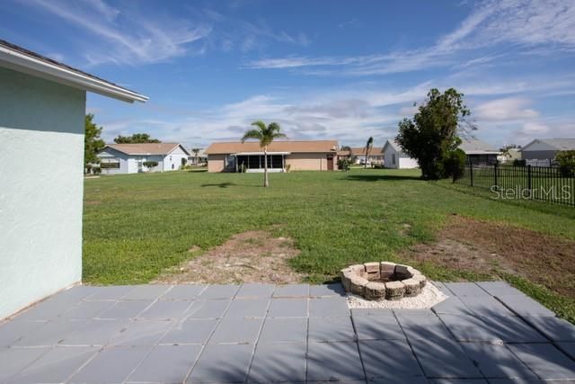 For Rent: $1,900 (3 beds, 2 baths, 1427 Square Feet)
