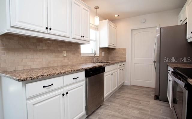 For Rent: $1,900 (3 beds, 2 baths, 1427 Square Feet)