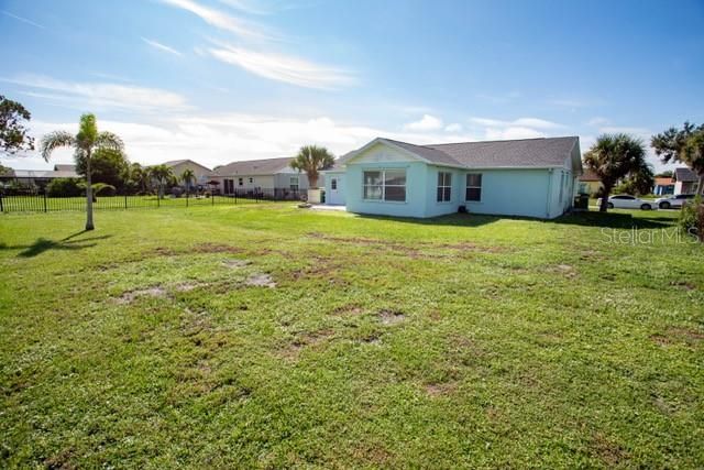 For Rent: $1,900 (3 beds, 2 baths, 1427 Square Feet)
