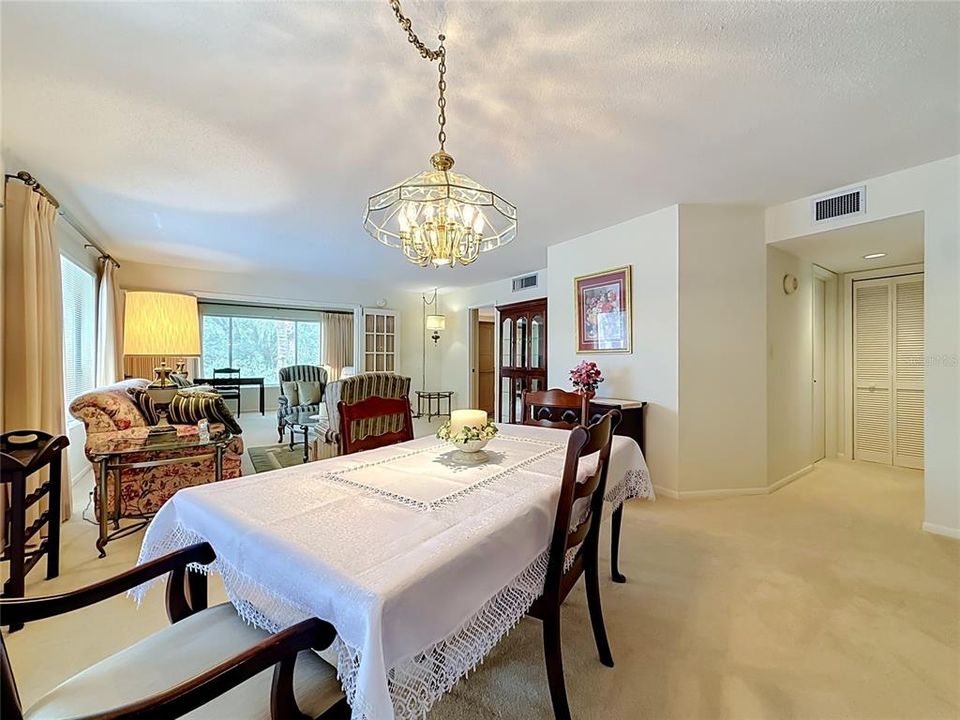 En Venta: $225,000 (2 camas, 2 baños, 1390 Pies cuadrados)