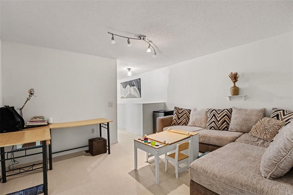 For Sale: $269,999 (3 beds, 2 baths, 1670 Square Feet)