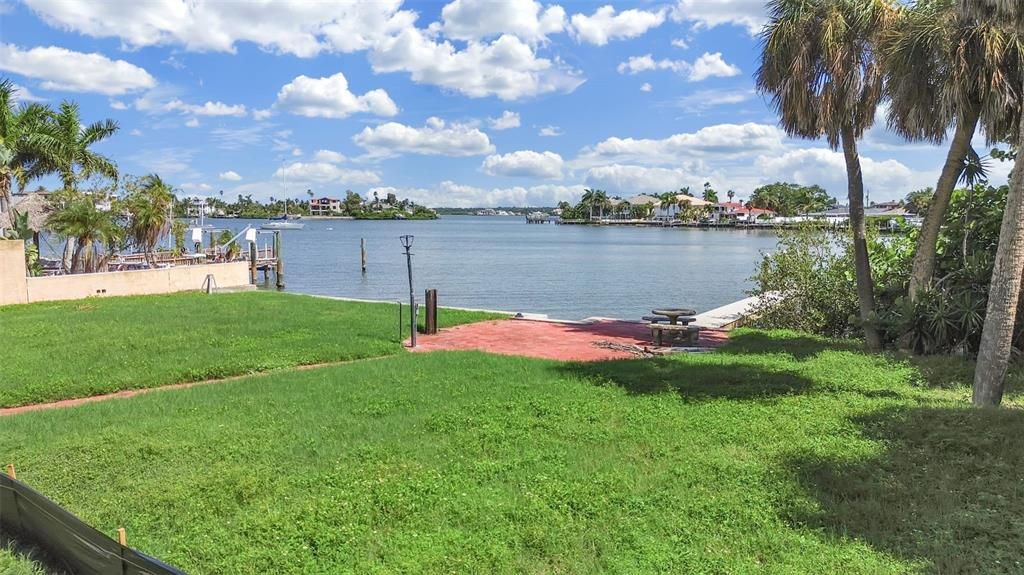 For Sale: $1,250,000 (0.37 acres)