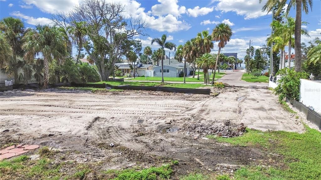 For Sale: $1,250,000 (0.37 acres)