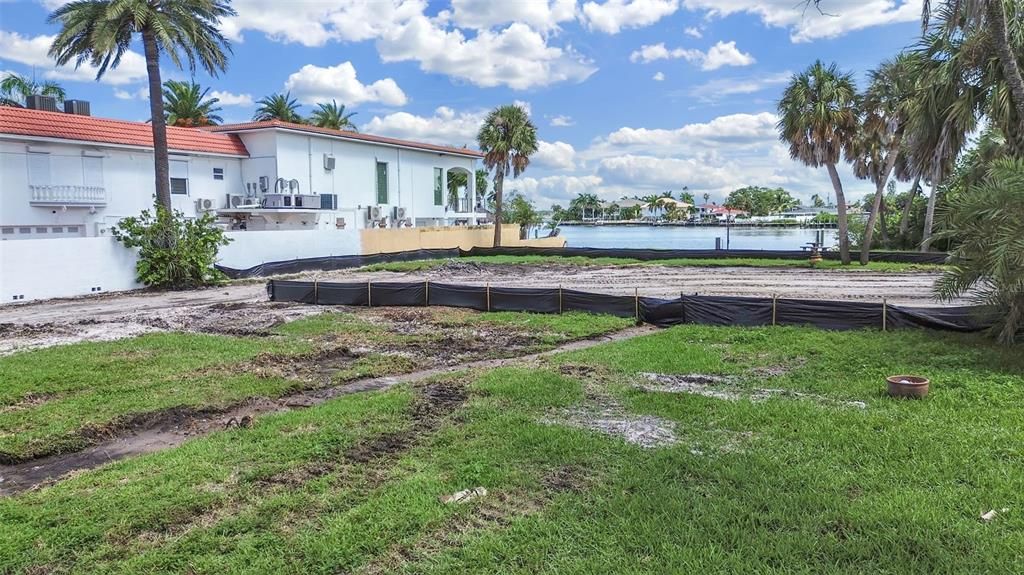 For Sale: $1,250,000 (0.37 acres)