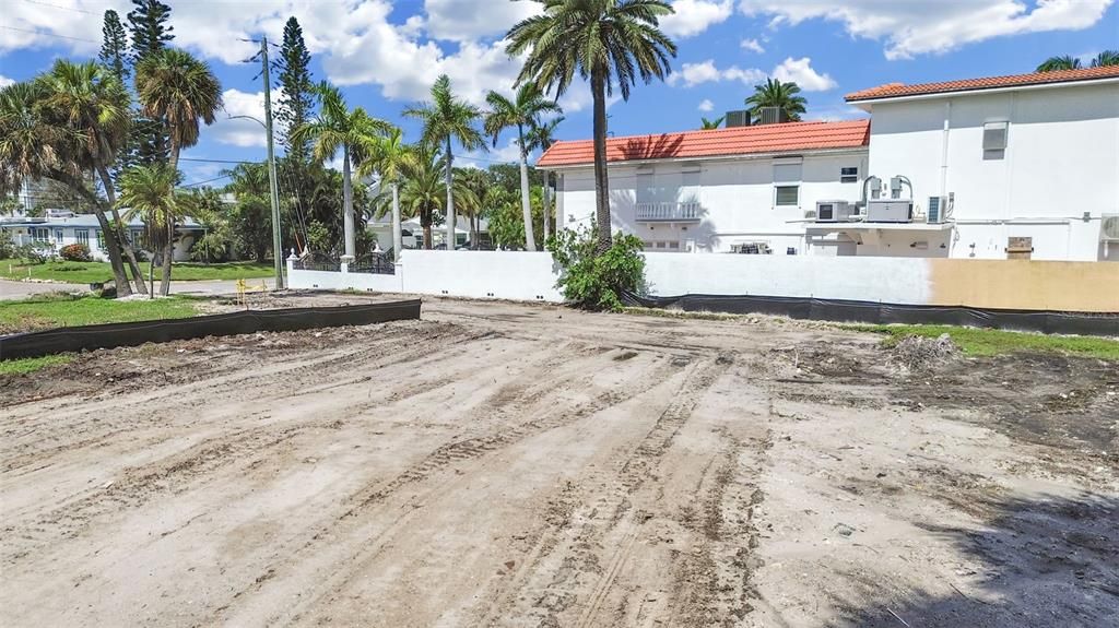 For Sale: $1,250,000 (0.37 acres)