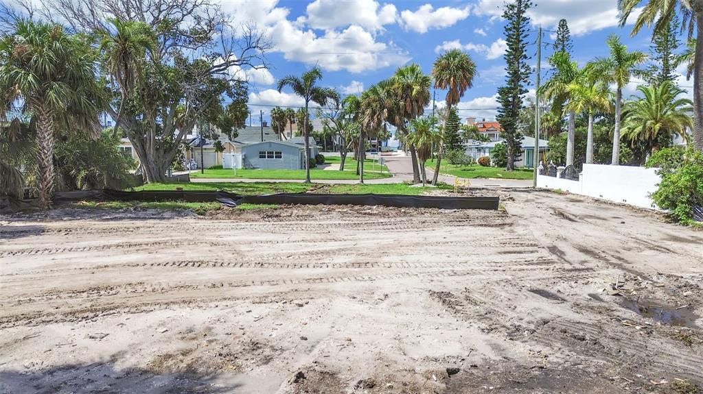 For Sale: $1,250,000 (0.37 acres)