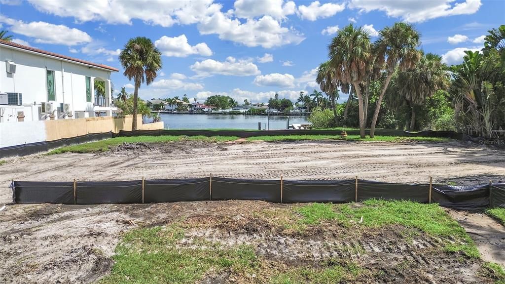For Sale: $1,250,000 (0.37 acres)