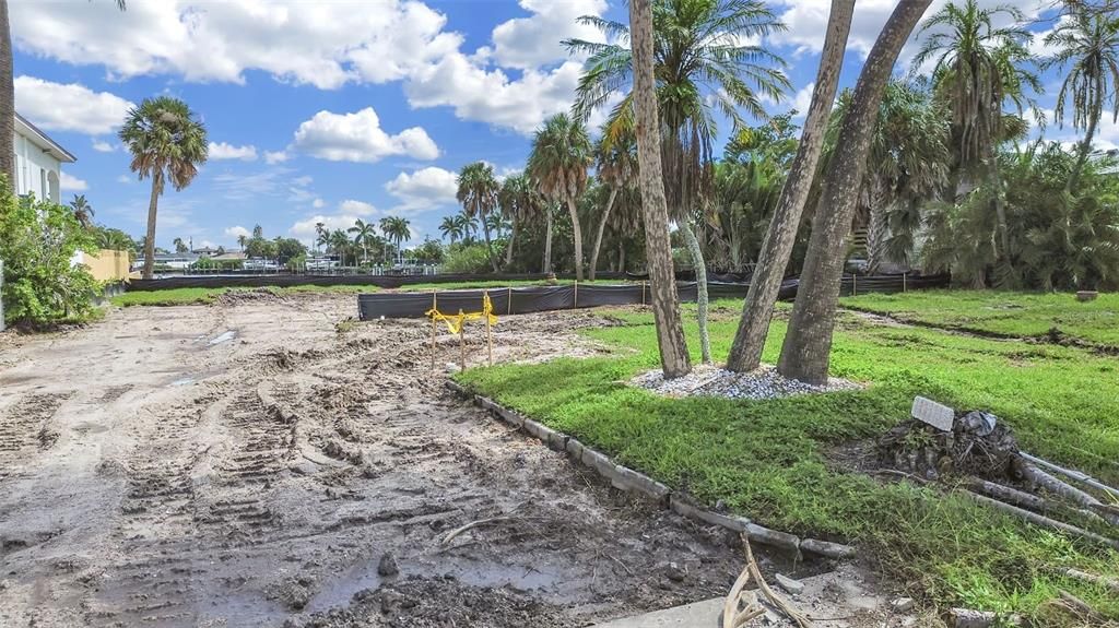 For Sale: $1,250,000 (0.37 acres)