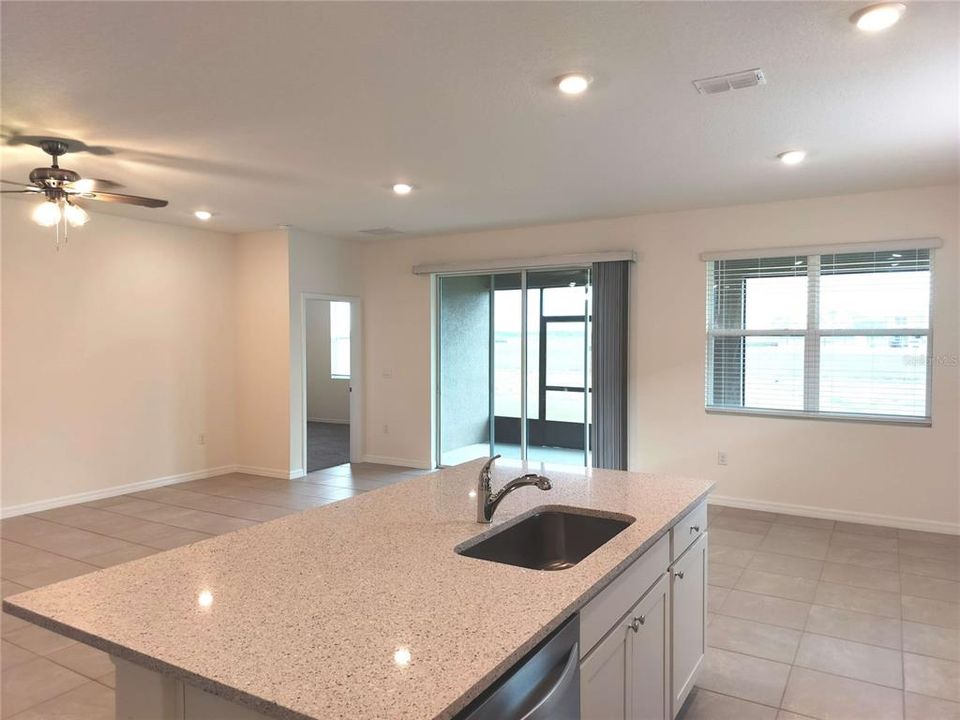 For Rent: $2,097 (4 beds, 2 baths, 2031 Square Feet)