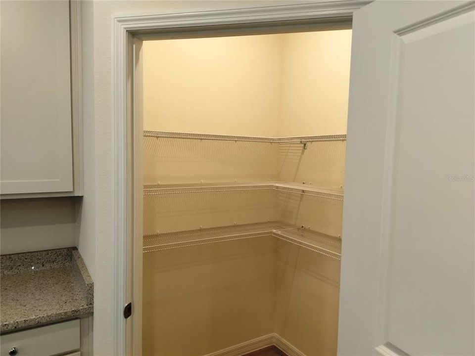 For Rent: $2,097 (4 beds, 2 baths, 2031 Square Feet)