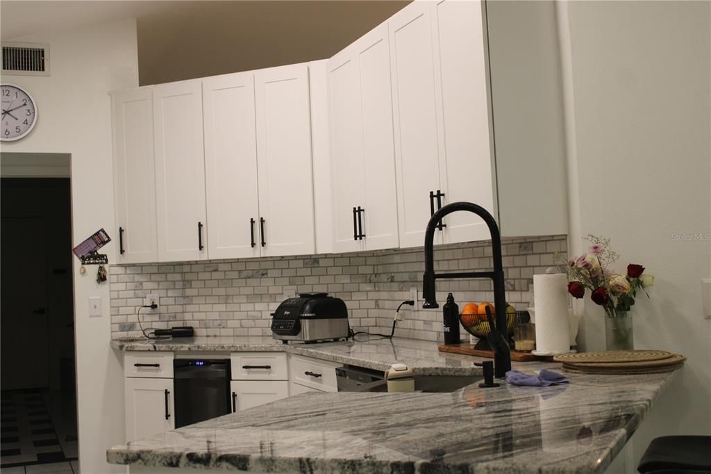 For Rent: $3,200 (4 beds, 3 baths, 2340 Square Feet)