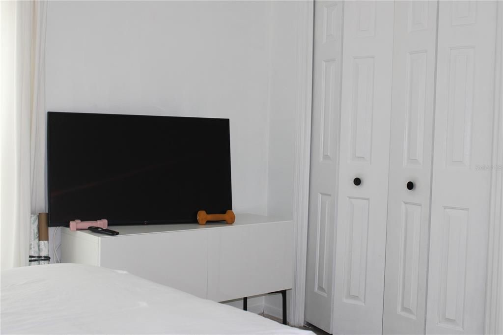 For Rent: $3,200 (4 beds, 3 baths, 2340 Square Feet)