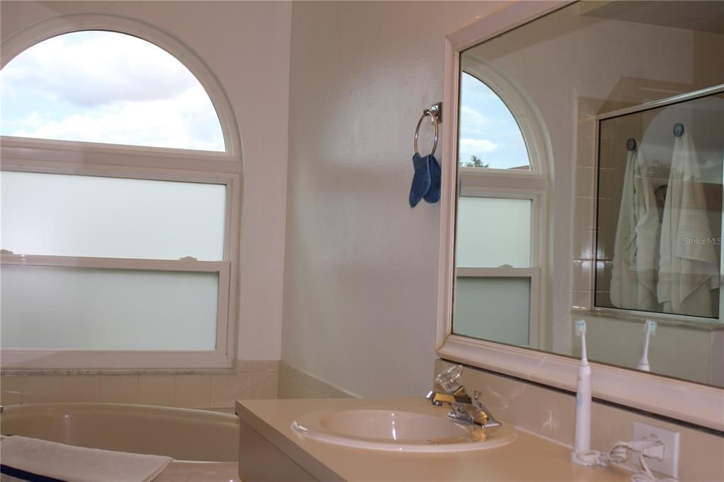 For Rent: $3,200 (4 beds, 3 baths, 2340 Square Feet)