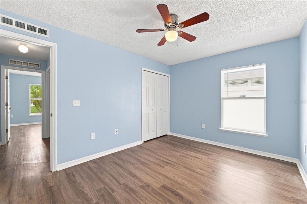 For Sale: $359,000 (3 beds, 2 baths, 1874 Square Feet)