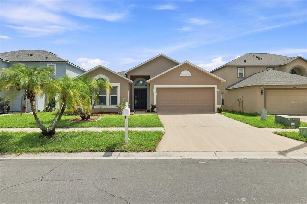 For Sale: $359,000 (3 beds, 2 baths, 1874 Square Feet)