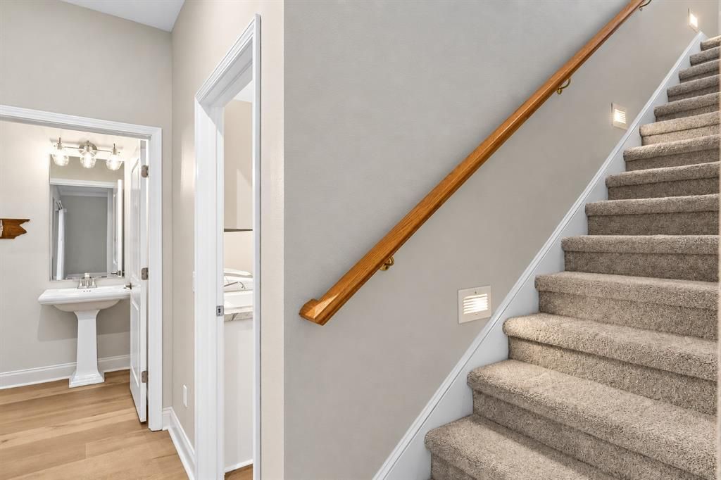 En Venta: $1,274,900 (4 camas, 3 baños, 3752 Pies cuadrados)
